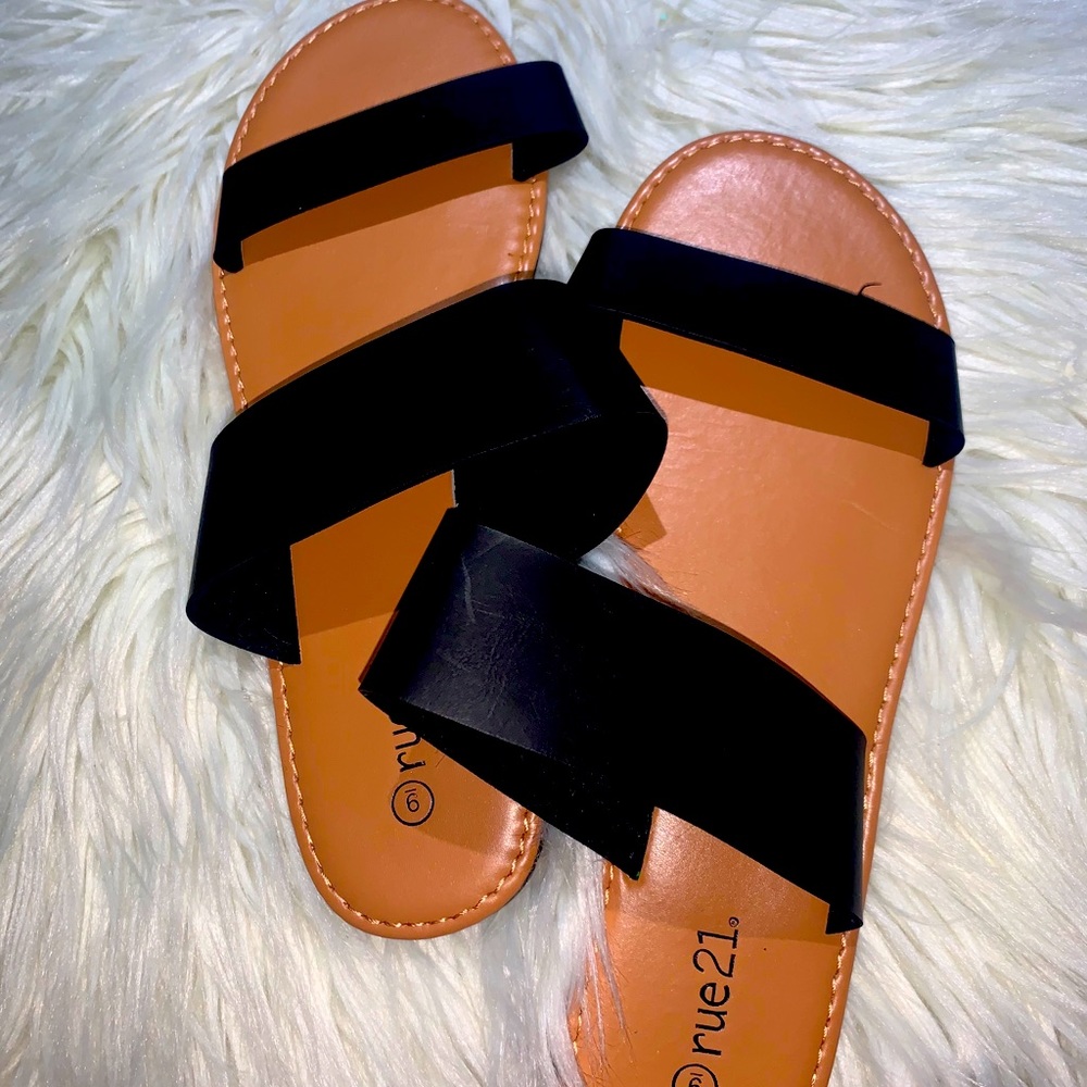 Rue21 size 9 black sandals